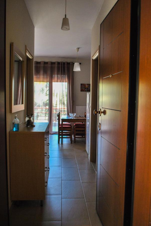 Canal Luxury Apartments Nea Poteidaia Esterno foto