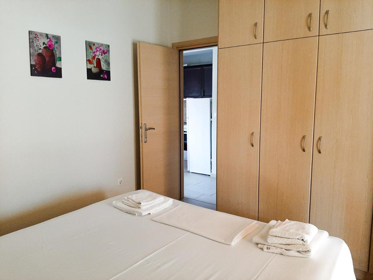 Canal Luxury Apartments Nea Poteidaia Esterno foto