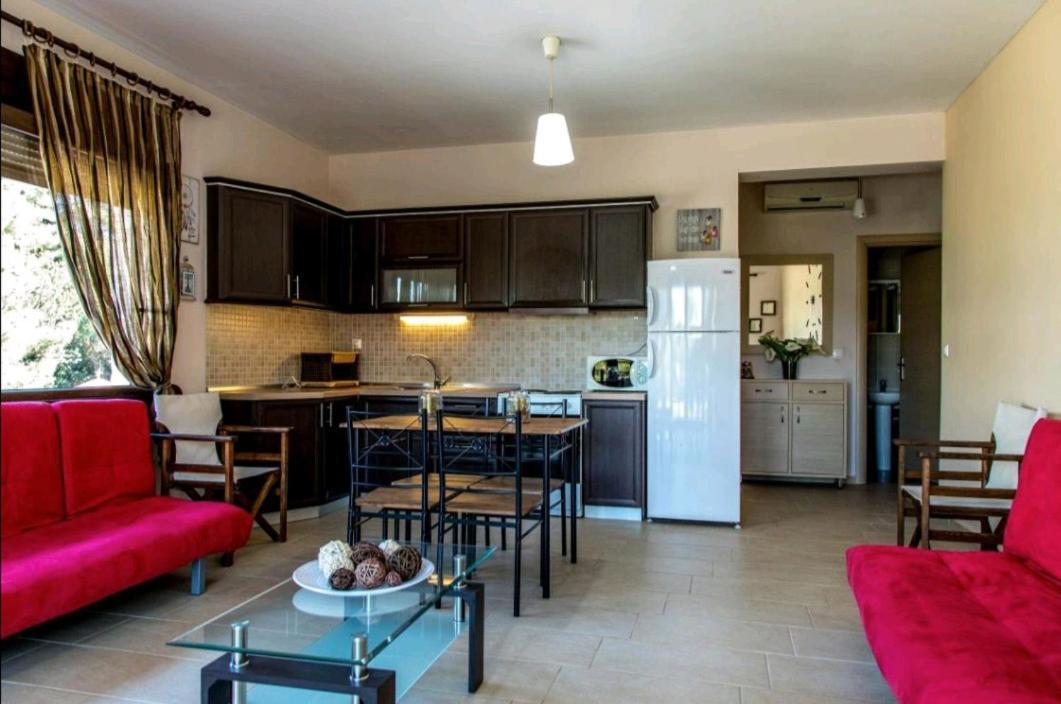 Canal Luxury Apartments Nea Poteidaia Esterno foto