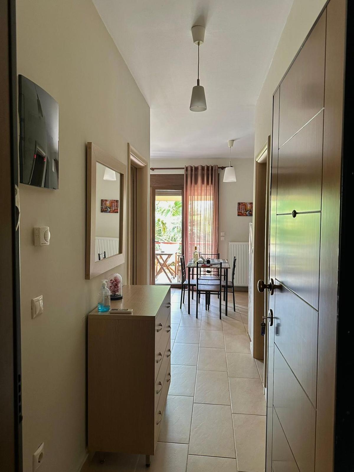 Canal Luxury Apartments Nea Poteidaia Esterno foto