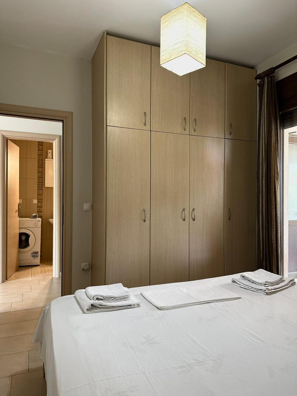 Canal Luxury Apartments Nea Poteidaia Esterno foto